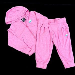 Nike Girls 2 piece Athletic sweatsuit